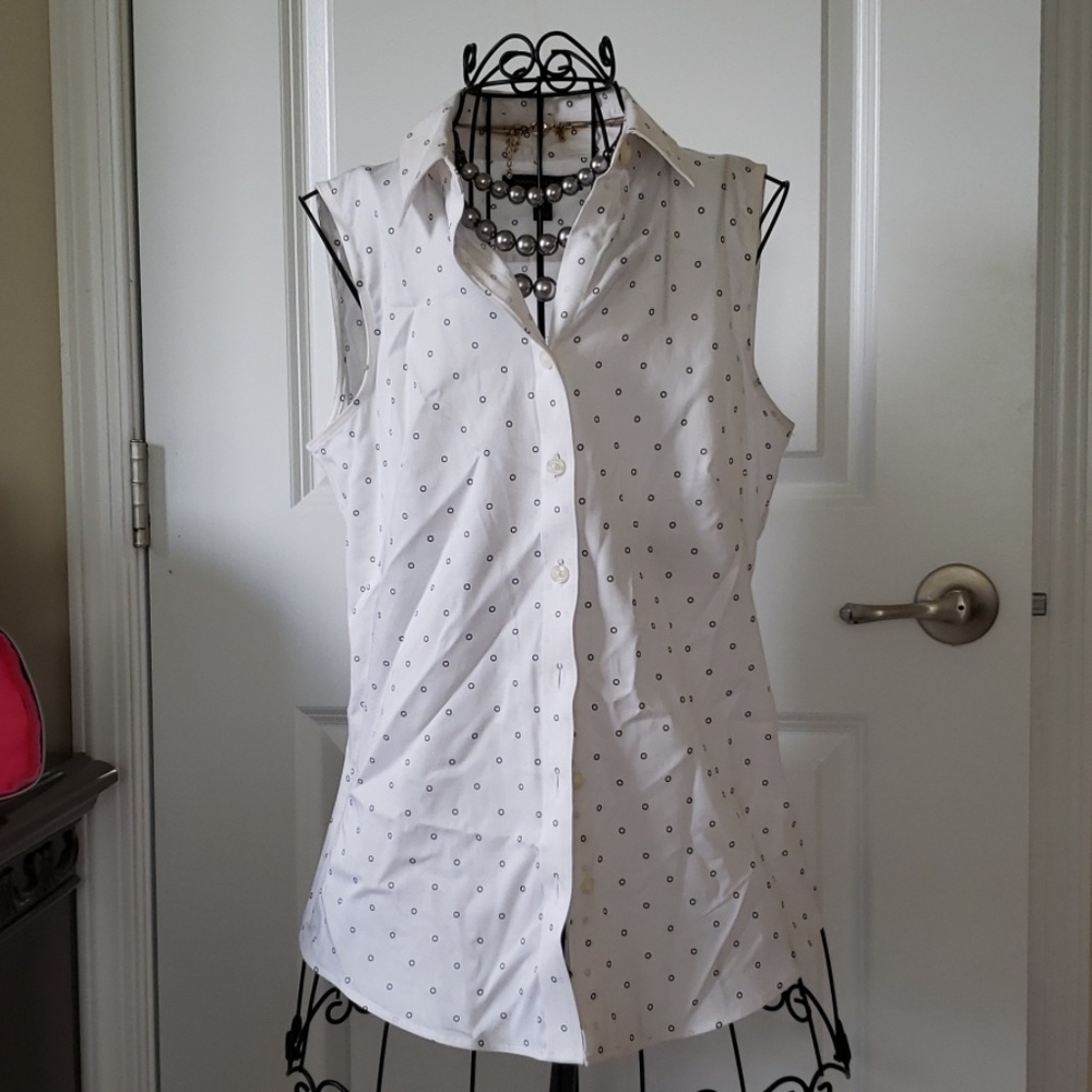 Banana Republic size 4 button down